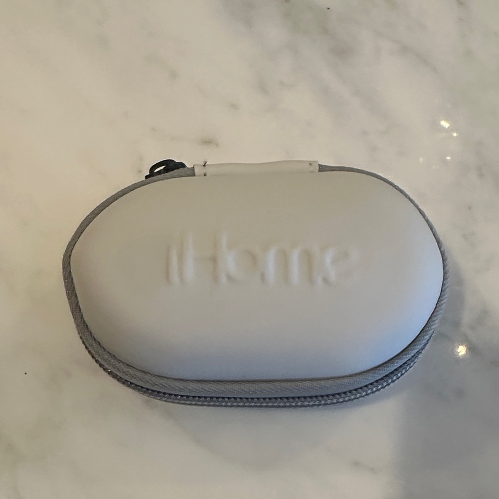 iHome Gray and White Earbud Case